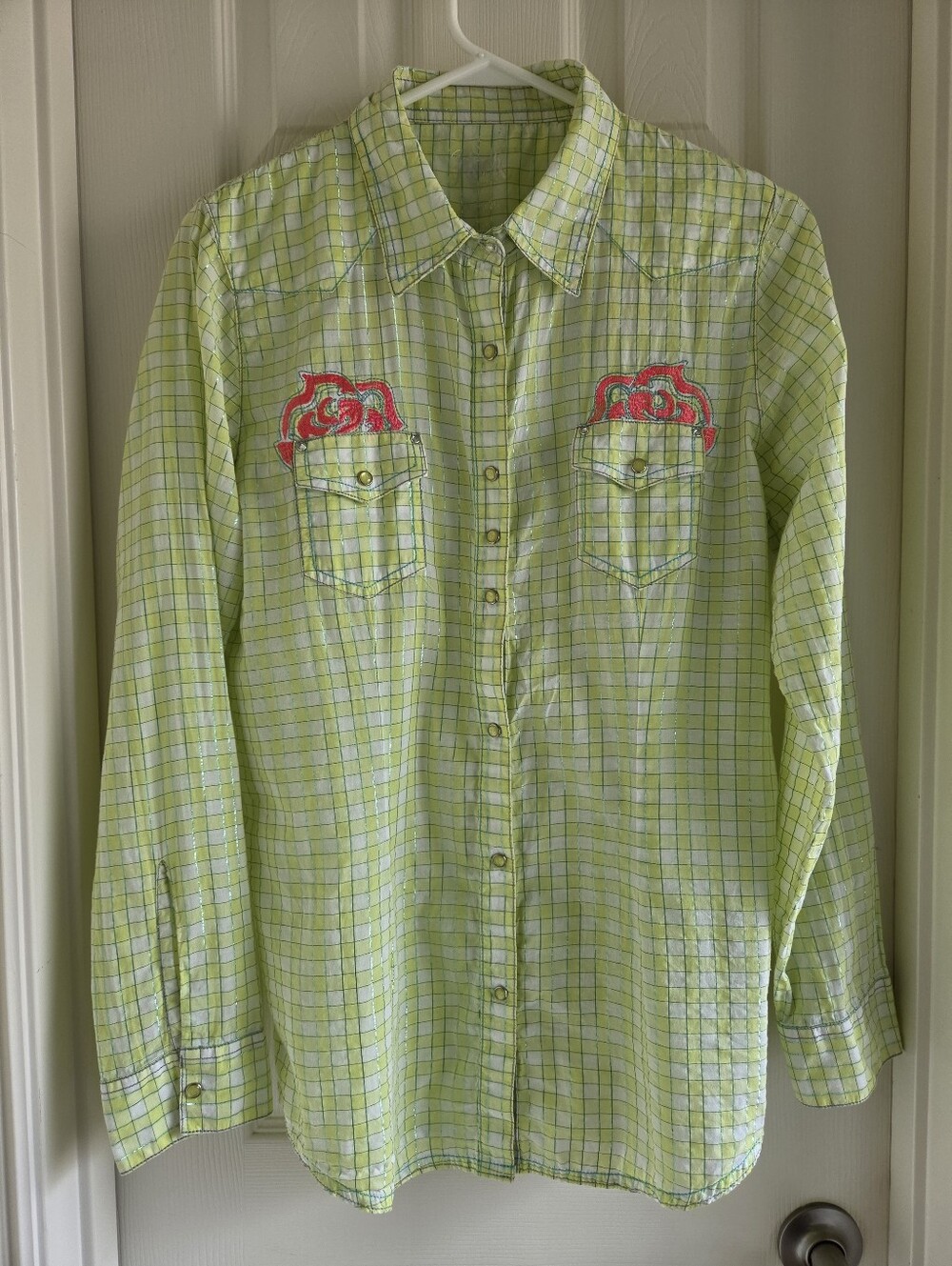 Wrangler Rock 47 Western Shirt Women L Lime Green Pink Rose Embroidery Plaid‎
